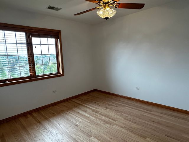 7751 Bristol Park Drive 4NW, Tinley Park, IL 60477