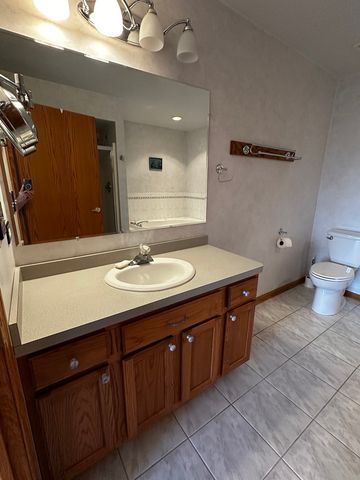7751 Bristol Park Drive 4NW, Tinley Park, IL 60477