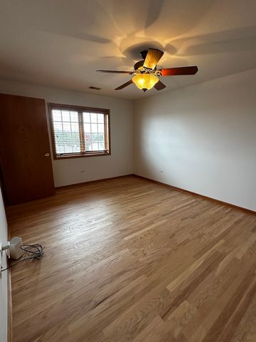 7751 Bristol Park Drive 4NW, Tinley Park, IL 60477
