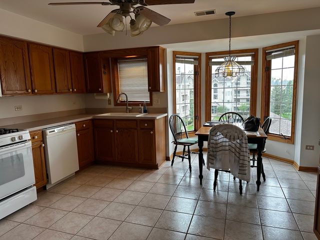 7751 Bristol Park Drive 4NW, Tinley Park, IL 60477