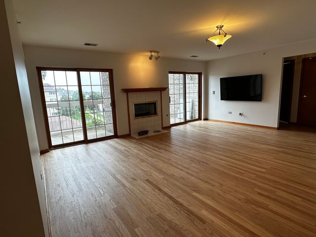 7751 Bristol Park Drive 4NW, Tinley Park, IL 60477