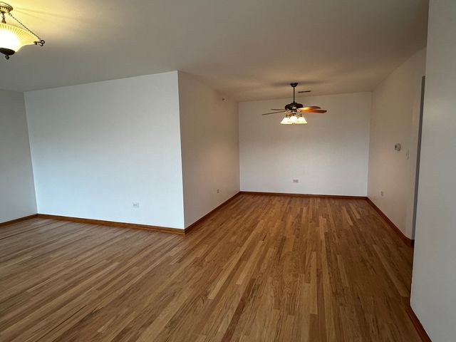 7751 Bristol Park Drive 4NW, Tinley Park, IL 60477