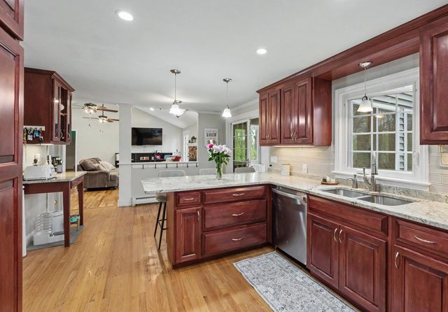 29 Old Sawmill Road, Bedford, NH 03110