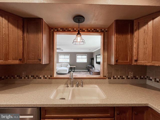 877 KING LEAR DR, Charles Town, WV 25414