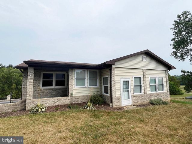 877 KING LEAR DR, Charles Town, WV 25414