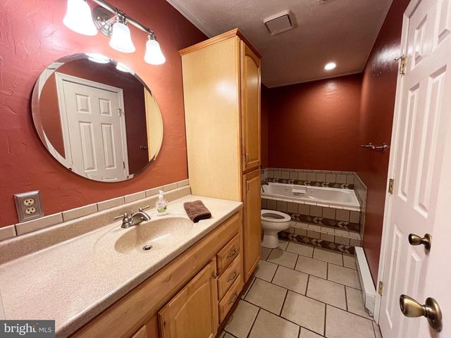 877 KING LEAR DR, Charles Town, WV 25414