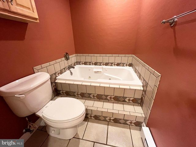 877 KING LEAR DR, Charles Town, WV 25414