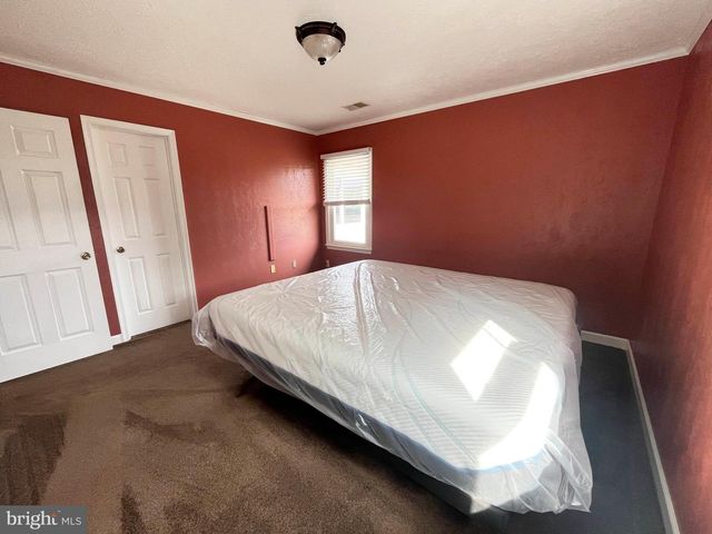 877 KING LEAR DR, Charles Town, WV 25414