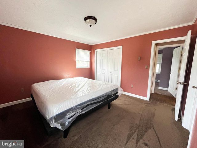 877 KING LEAR DR, Charles Town, WV 25414