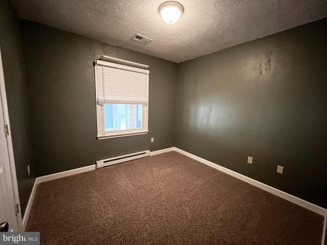 877 KING LEAR DR, Charles Town, WV 25414