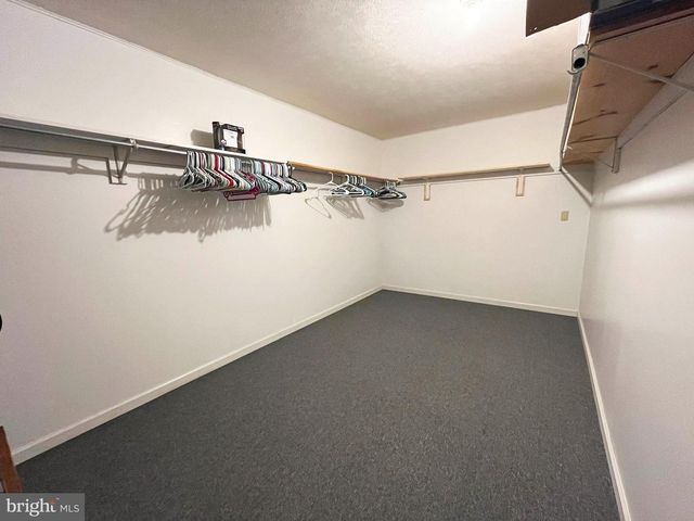 877 KING LEAR DR, Charles Town, WV 25414