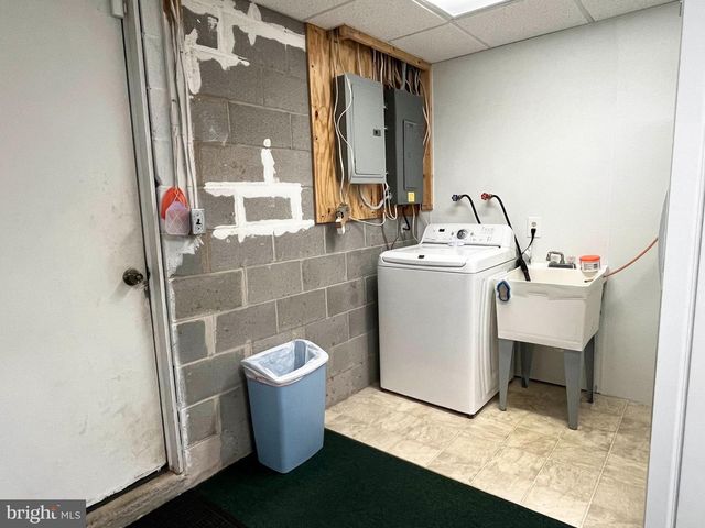 877 KING LEAR DR, Charles Town, WV 25414