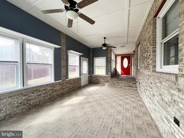 877 KING LEAR DR, Charles Town, WV 25414