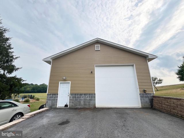 877 KING LEAR DR, Charles Town, WV 25414