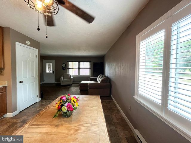 877 KING LEAR DR, Charles Town, WV 25414