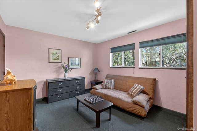 4 Innsbruck Boulevard, Hopewell Junction, NY 12533