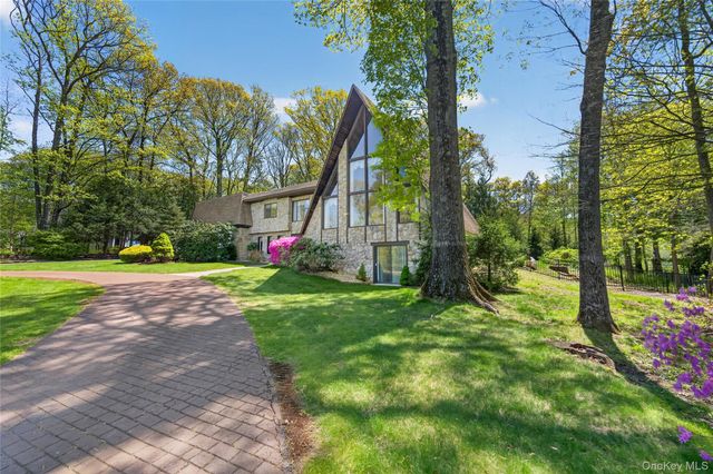 4 Innsbruck Boulevard, Hopewell Junction, NY 12533