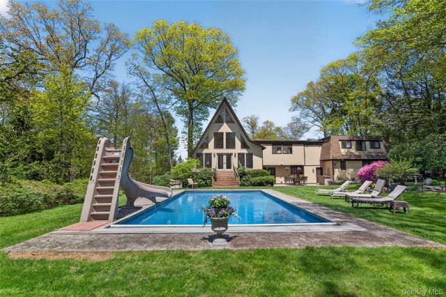4 Innsbruck Boulevard, Hopewell Junction, NY 12533