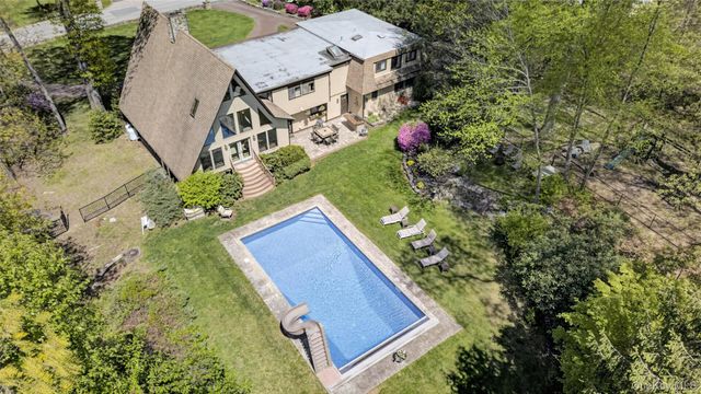4 Innsbruck Boulevard, Hopewell Junction, NY 12533