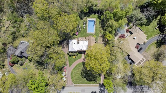 4 Innsbruck Boulevard, Hopewell Junction, NY 12533
