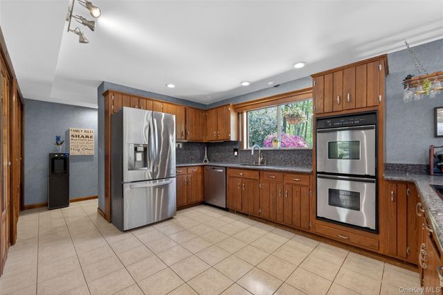 4 Innsbruck Boulevard, Hopewell Junction, NY 12533