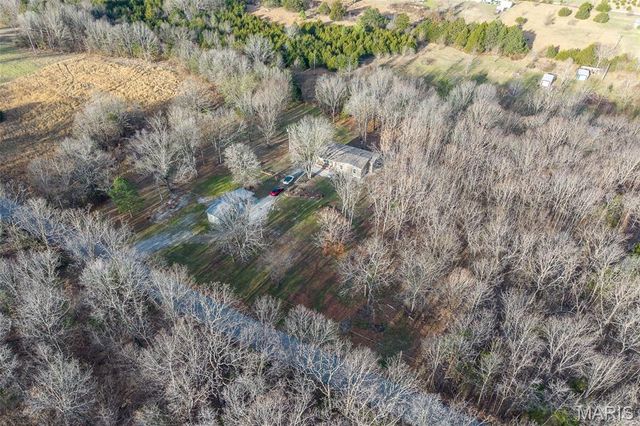 23921 NEVADA Drive, Lebanon, MO 65536