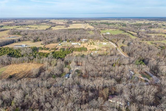 23921 NEVADA Drive, Lebanon, MO 65536