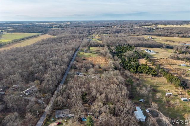 23921 NEVADA Drive, Lebanon, MO 65536