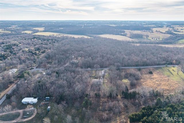 23921 NEVADA Drive, Lebanon, MO 65536