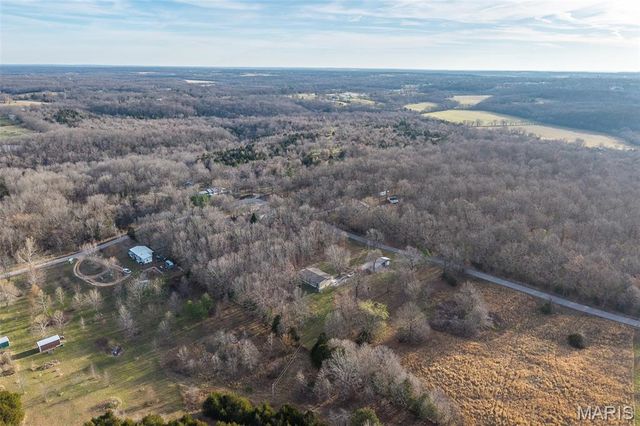 23921 NEVADA Drive, Lebanon, MO 65536