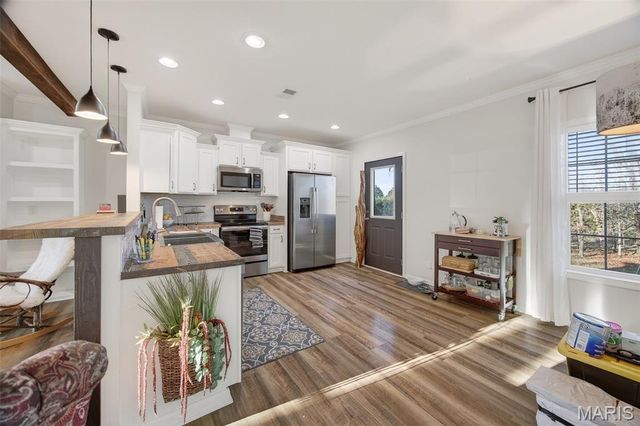 23921 NEVADA Drive, Lebanon, MO 65536