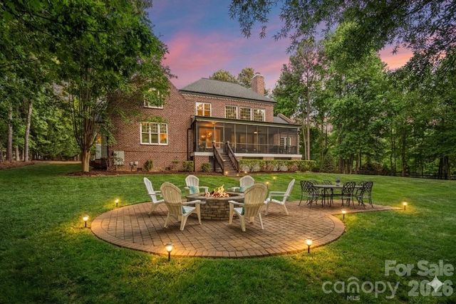 121 Willow Bend Court, Mooresville, NC 28117
