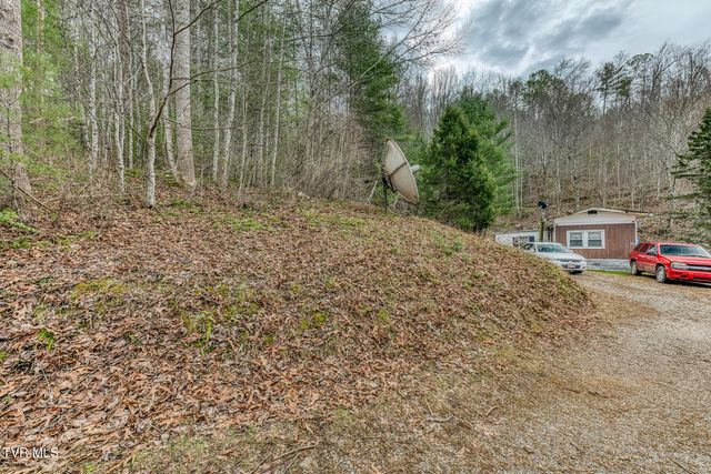 902 R D Campbell Road, Butler, TN 37640