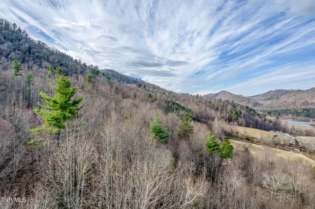 902 R D Campbell Road, Butler, TN 37640