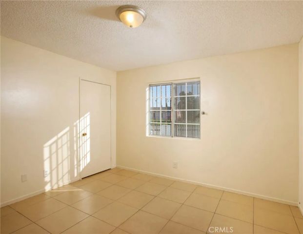 9715 S Broadway, Los Angeles, CA 90003