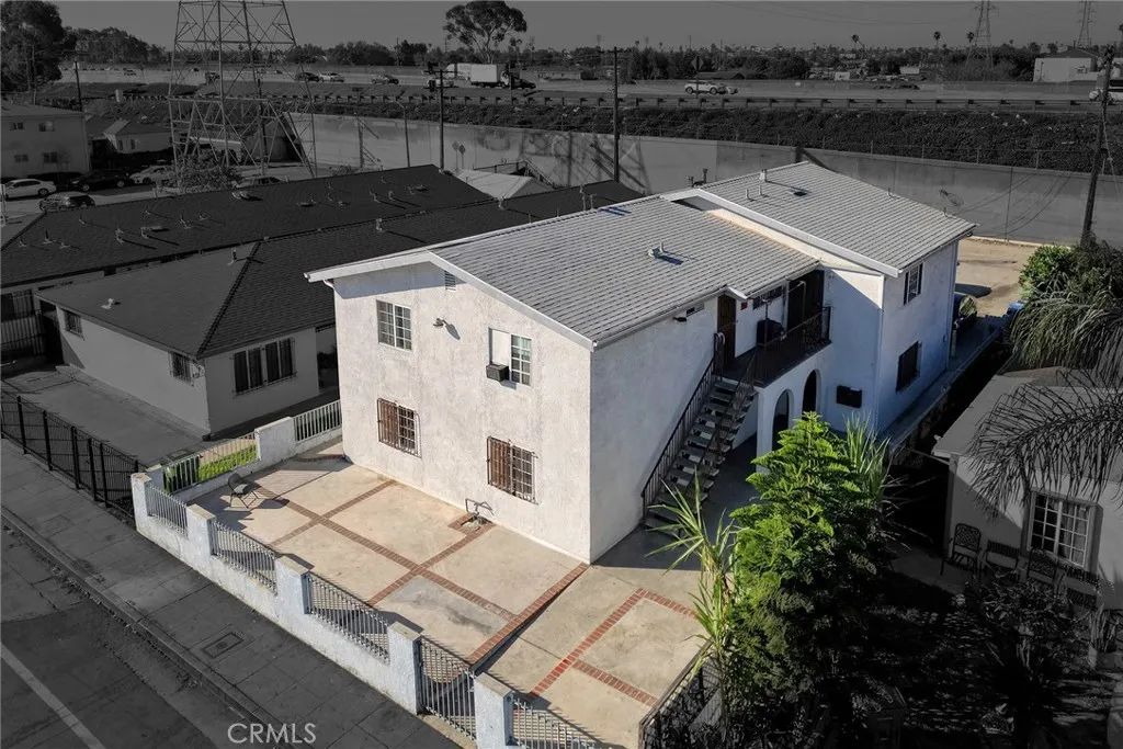 9715 S Broadway, Los Angeles, CA 90003