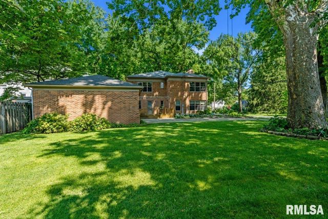 1949 Bates Avenue, Springfield, IL 62704