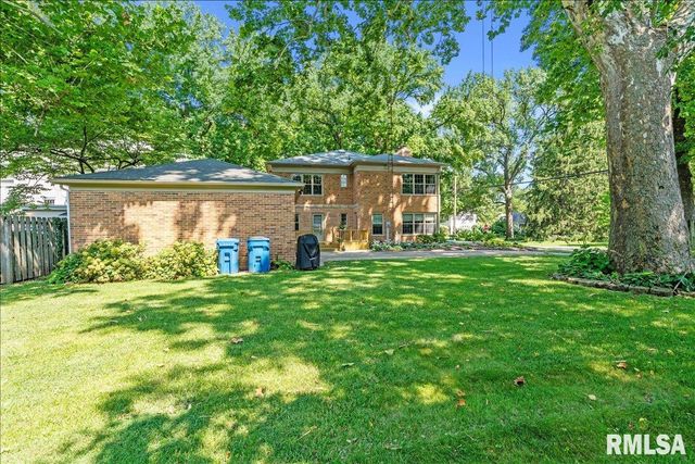 1949 Bates Avenue, Springfield, IL 62704