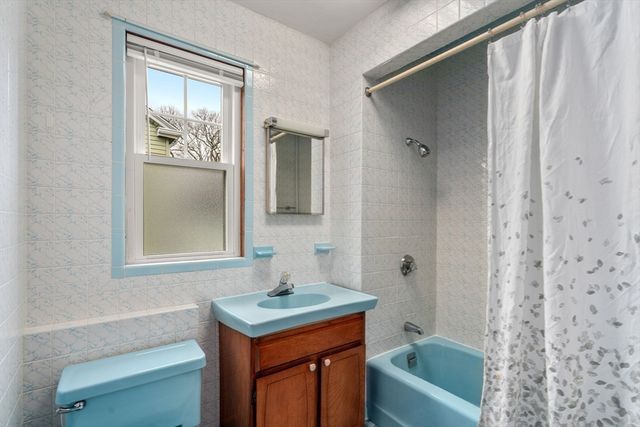 10 Dow Ave, Arlington, MA 02476