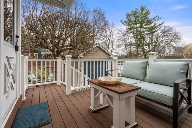 10 Dow Ave, Arlington, MA 02476