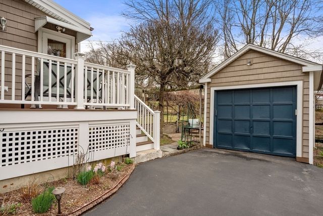 10 Dow Ave, Arlington, MA 02476