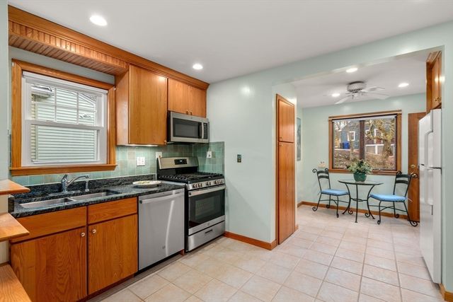 10 Dow Ave, Arlington, MA 02476