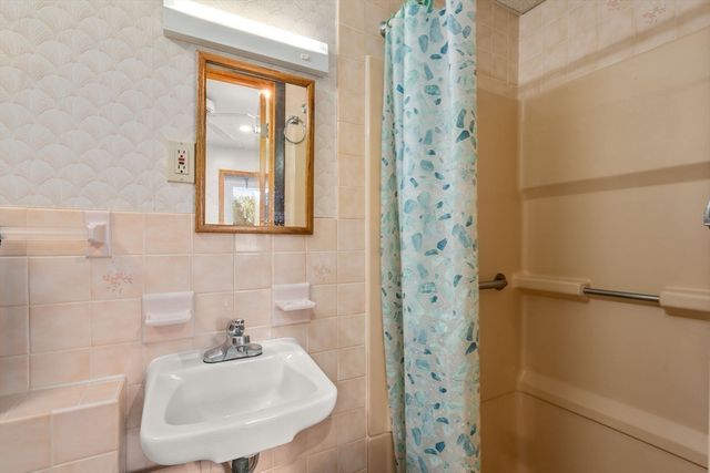 10 Dow Ave, Arlington, MA 02476