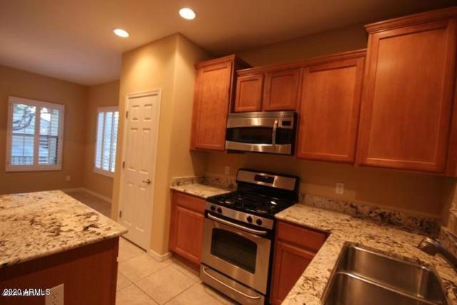 5118 W Molly Lane, Phoenix, AZ 85083