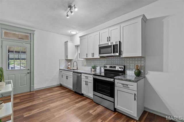 5918 Southwest Avenue, St Louis, MO 63139