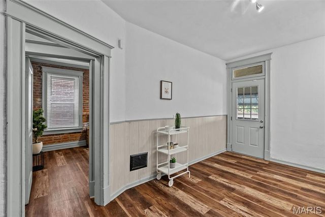 5918 Southwest Avenue, St Louis, MO 63139