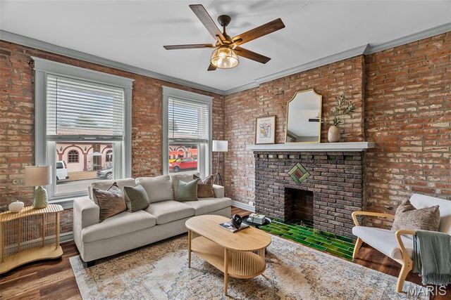 5918 Southwest Avenue, St Louis, MO 63139