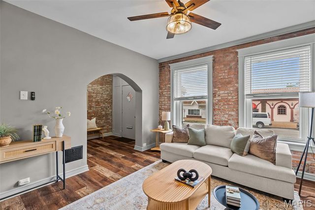 5918 Southwest Avenue, St Louis, MO 63139