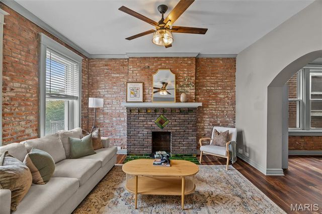 5918 Southwest Avenue, St Louis, MO 63139