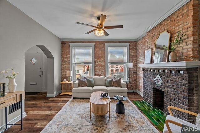 5918 Southwest Avenue, St Louis, MO 63139